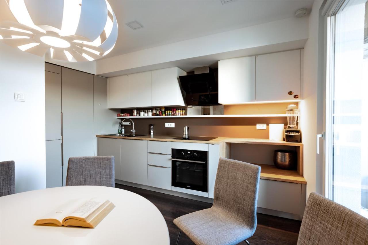 Elegant 1-Bedroom Apartment Near Hill Forest Любляна Экстерьер фото